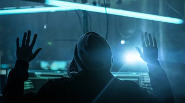 Tam teçhizatlı özel Cybersecurity asker tutuklamalar çok zorlar 