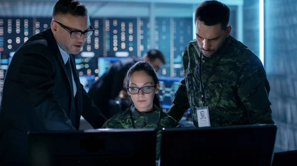 Overheidsinstelling Surveillance en militaire samenwerking. Mal — Stockfoto