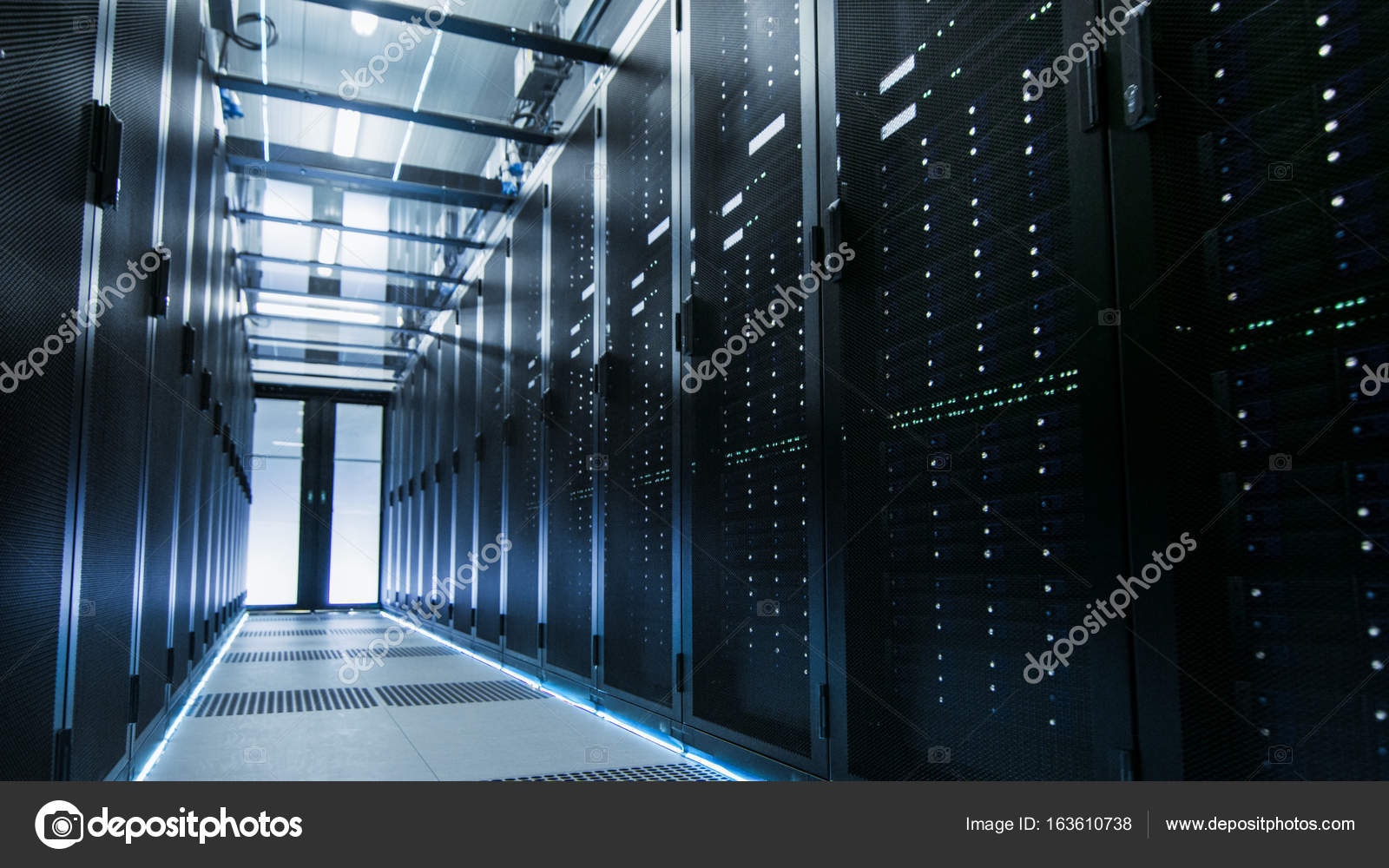 Хранение данных. Суперкомпьютер юпитер. Красивый мониторинг серверов. Цифровые технологии в нефтегазовой отрасли. Серверные технологии.