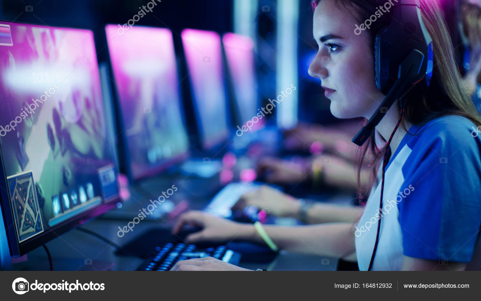 Young Girl Playing Game Computer Online In Internet Cafe Stock Photo,  Picture and Royalty Free Image. Image 101617114.