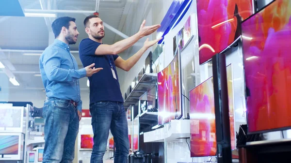 Elektronik mağazasında profesyonel danışman en son 4 k gösterir.