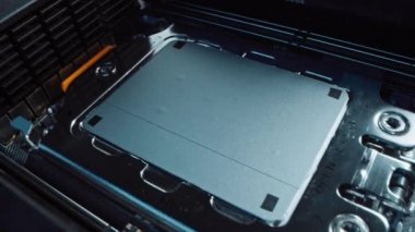 Makro Kamera, Bilgisayar Anakart Bileşenleri: Mikroçip, İşlemci, Transistorlar 'ı gösteriyor. Elektronik Aygıtın İçinde, Süper Bilgisayarın Parçaları