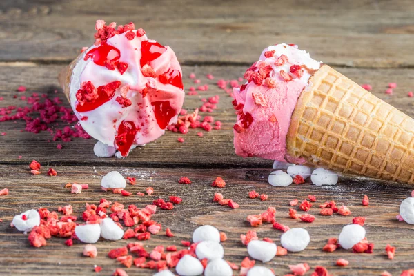 Ice cream cones on table — Stock Photo, Image