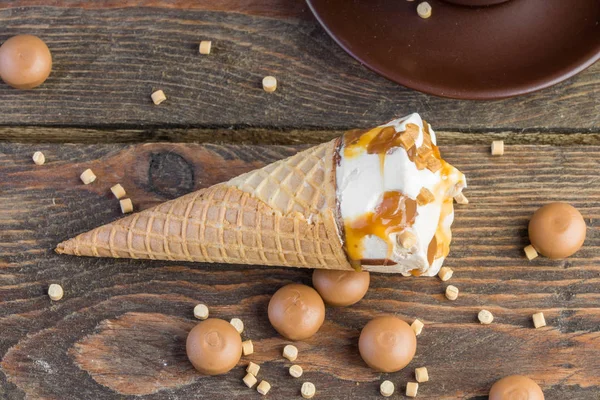 Ice cream cone on table — Stock Photo, Image