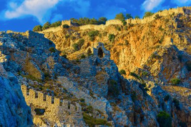 Rock üstündeki kale kalıntıları