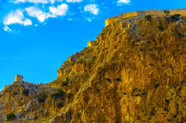Castle hill Alanya'da duvara