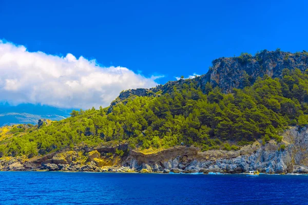 Veduta della costa rocciosa di Alanya — Foto Stock