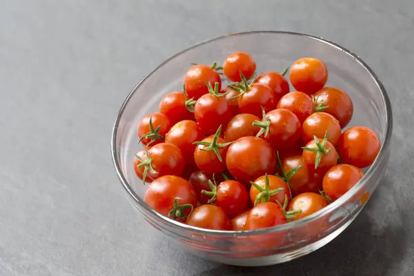 Frische Kirschtomaten — Stockfoto