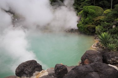 Umi Jigoku Beppu, Japonya, deniz cehennemde adını kobalt mavisi kaynar su birikintisi gelir..