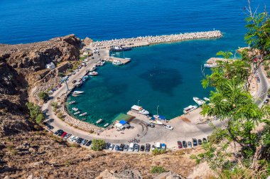 Küçük bir balıkçı Chora Sfakion liman kenti Yunanistan Crete adanın batı kesiminde, havadan görünümü