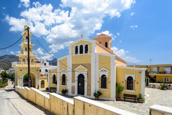 Tradiční řecká církev v Paleochora town na ostrově Kréta — Stock fotografie