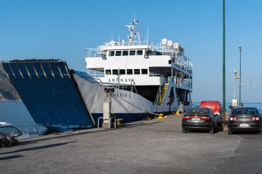 Park edilmiş feribot Paleochora şehrin pier kalıyor.