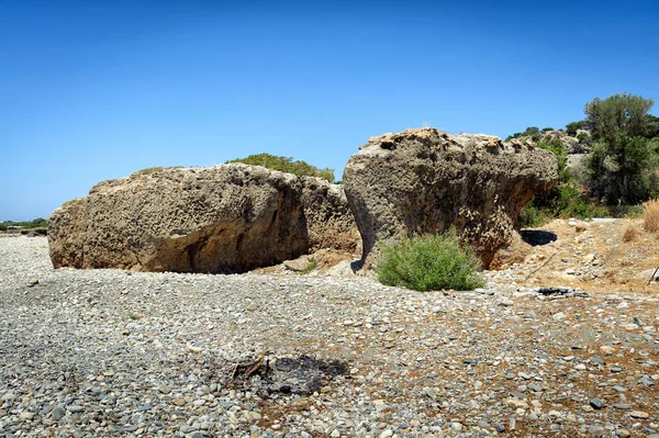 Adada Crete, Yunanistan Paleochora town yakınındaki turkuaz lagün kayalık sahil şeridine