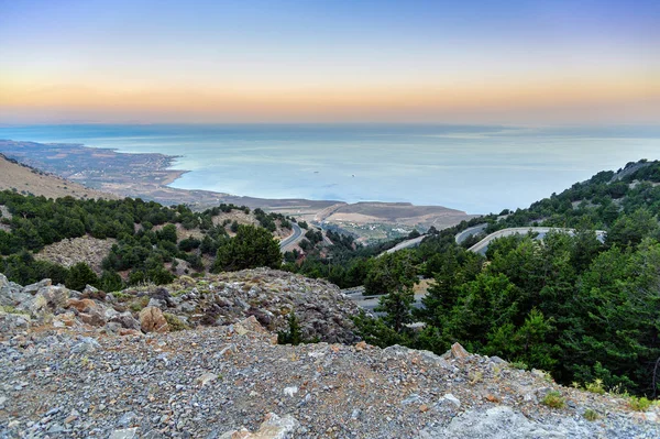 ギリシャ クレタ島の東の海岸の島で山の道 — ストック写真