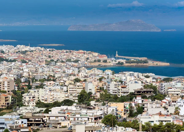 Vista aérea del puerto de la ciudad de Chania en la isla de Creta, Grecia — Foto de Stock