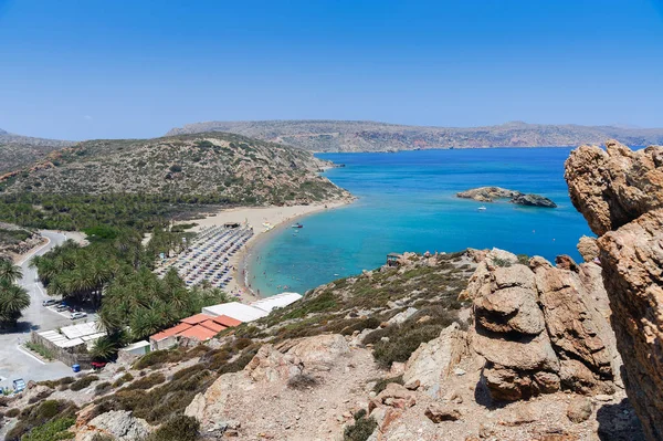 Sandy Vai pláže a laguny s jasně modrou vodou na ostrově Kréta nedaleko města Sitia, Řecko. — Stock fotografie