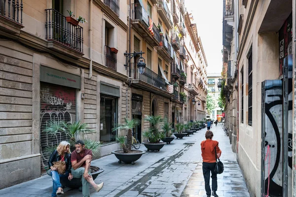 İnsanlar, dar cadde Barcelona eski şehrin, Catalonia, İspanya