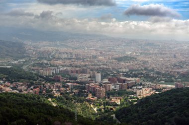 Tibidabo Dağı, İspanya Barcelona kasabadan hava panoramik görünüm
