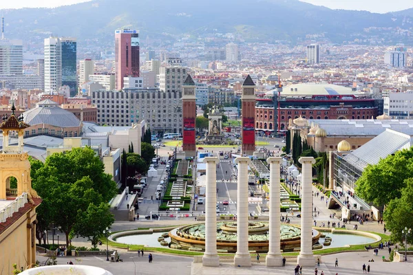 Montjuic Dağı üzerinden muhteşem Barselona manzarası görünümünü