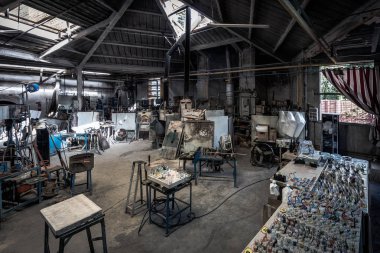 İç geleneksel küçük cam üretimi İspanyol Köyü (Poble Espanyol)