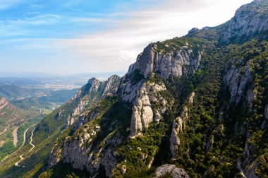 İspanya Santa Maria de Montserrat Manastırı yakınındaki ile Montserat kayalar