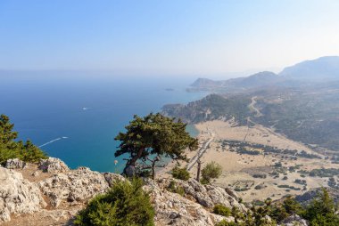 Rodos Adası Tsampika kiliseden bir sahil şeridi üzerinde havadan görünümü