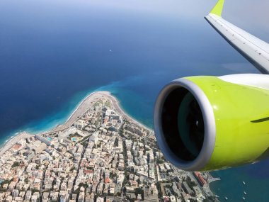 Bombardier Cs300 uçak türbin Rodos Adası uçuyor