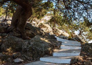 Road Rhodes island, Yunanistan Tsampika kiliseye 300 adımlarla