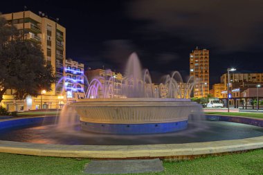 La Linea de la anlayışı, İspanya Çeşmede gece görünümü