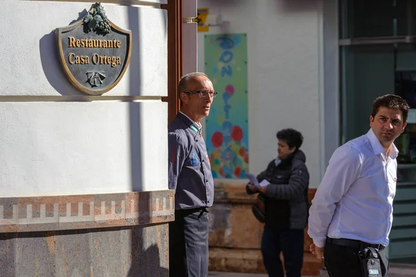 Ronda Spain December 2017 Barmen Officiant Waiting Customers Bar — Stock Photo, Image