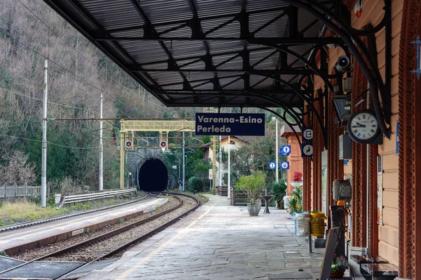 Varena Italia Diciembre 2017 Estación Tren Varenna Essino Perledo Perledo — Foto de Stock