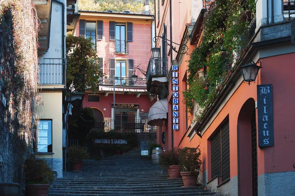 Bellagio Italy December 2017 Narrow Street Pebble Road Color Houses — Stock Photo, Image