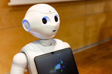 Biber - Japon yarı insansı robot asistan portresi. Yapay zeka, robot gibi modern insan konsepti, kamera, ekran