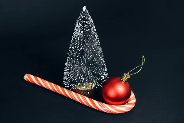 Decorações Natal Bola Natal Doces Fundo Escuro — Fotografia de Stock