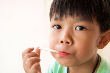 çocuk ne zaman memnun en sevdiğiniz dondurma yemek