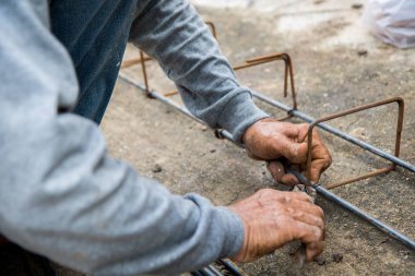 Emek çelik inşaat alanında için bağlıyor