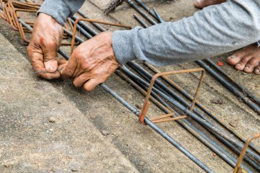 Emek çelik inşaat alanında için bağlıyor