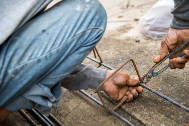 Emek çelik inşaat alanında için bağlıyor