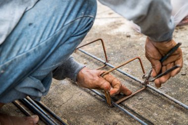 Emek çelik inşaat alanında için bağlıyor