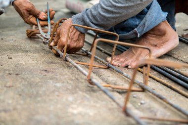 Emek çelik inşaat alanında için bağlıyor