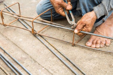 Emek çelik inşaat alanında için bağlıyor