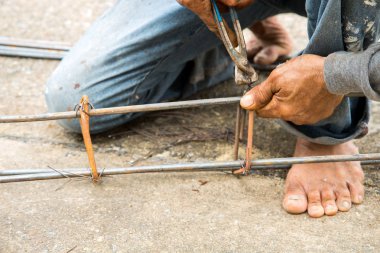 Emek çelik inşaat alanında için bağlıyor
