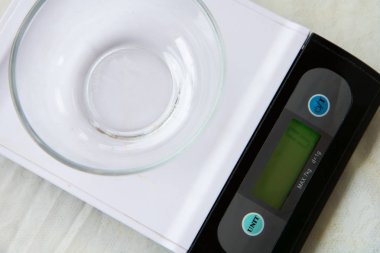 küçük ölçekli tartmak ve şeffaf kase için