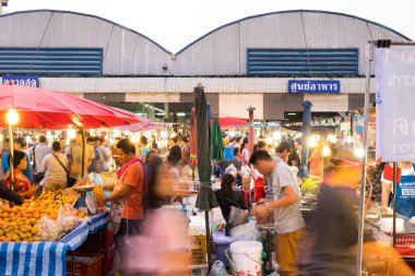 Pathum Thani/Tayland - 22 Mar 2018: birçok kişi f alışveriş