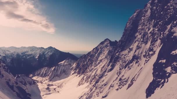 Hermoso paisaje de montañas. — Vídeos de Stock