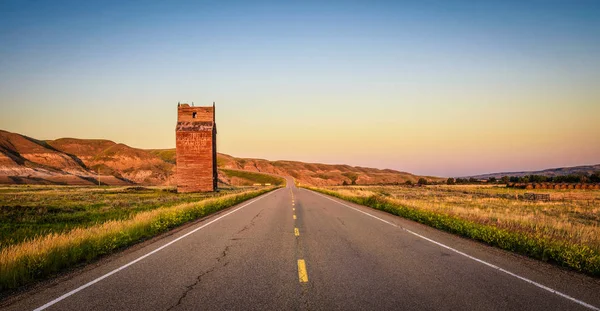 Eski tahıl asansörde Dorothy hayalet kasaba