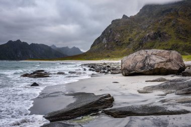 Norveç'te Uttakleiv beach