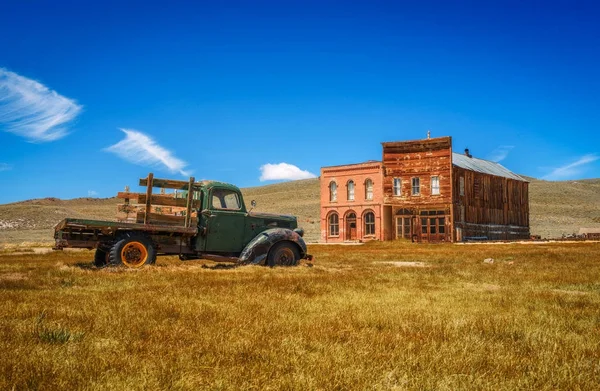 Car wreck in Bodie ghost town, California — Stock Photo, Image