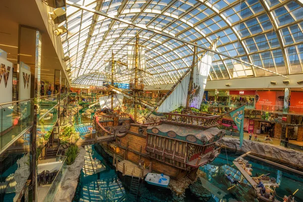 St.Maria pirate vessel in the West Edmonton Mall — Stock Photo, Image