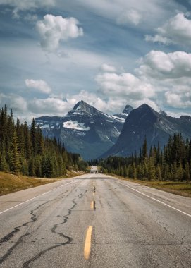 Scenic Icefields Pkwy traveling through Banff and Jasper National Park clipart